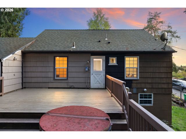 2231 Sw MARTHA St, Portland, OR 97239