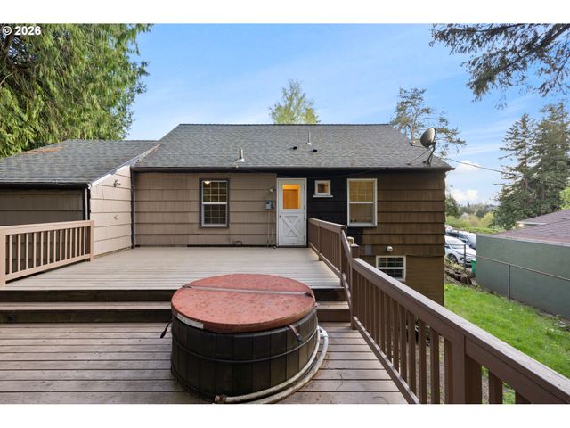 2231 Sw MARTHA St, Portland, OR 97239