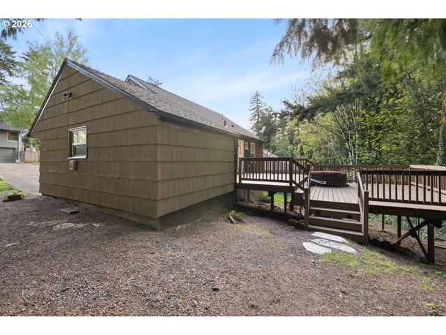 2231 Sw MARTHA St, Portland, OR 97239