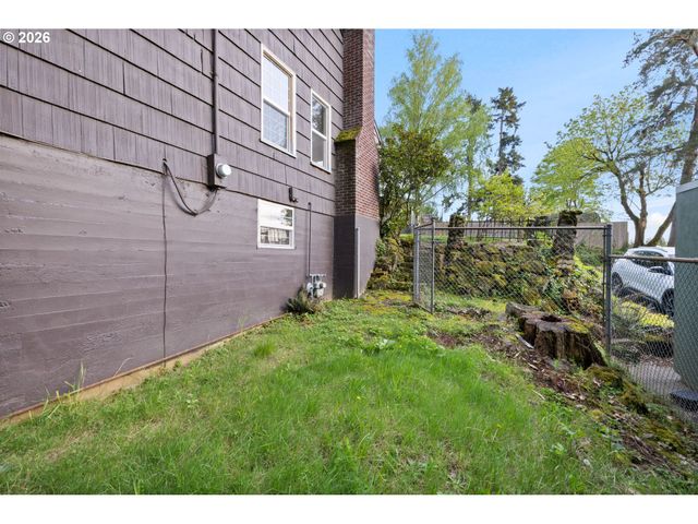 2231 Sw MARTHA St, Portland, OR 97239