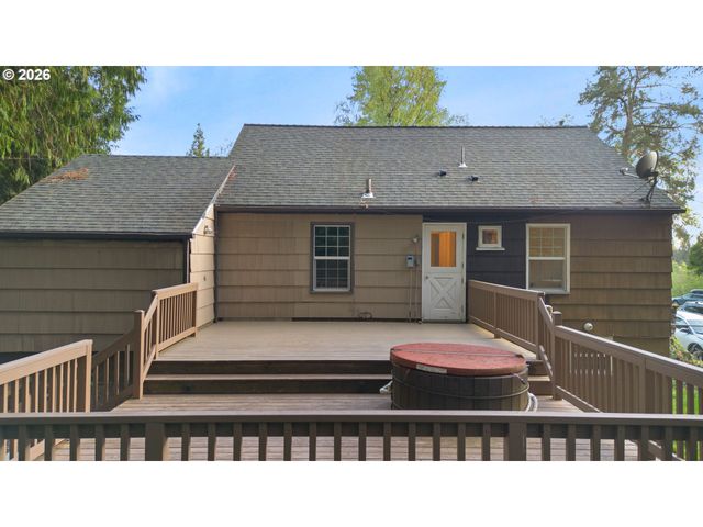 2231 Sw MARTHA St, Portland, OR 97239