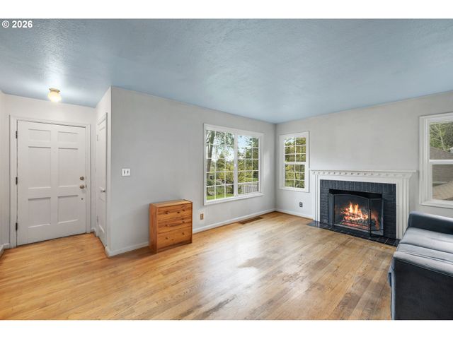 2231 Sw MARTHA St, Portland, OR 97239