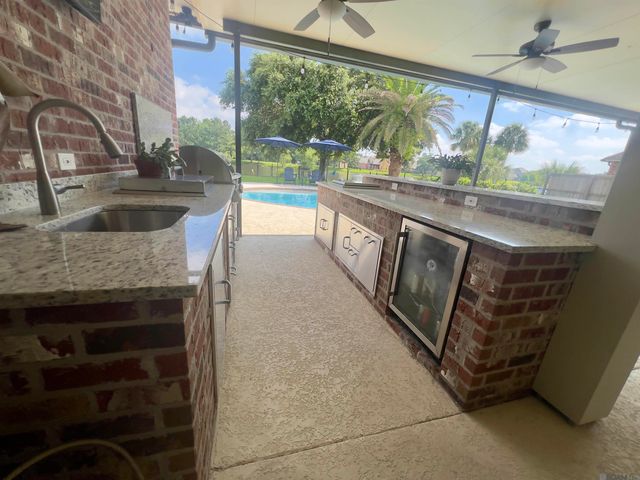 37188 Lakeshore Ave, Prairieville, LA 70769