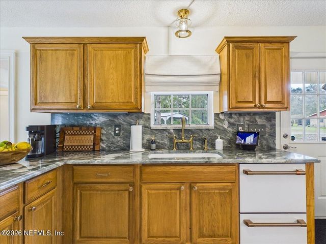 129 GRASSY Lane, Palatka, FL 32177