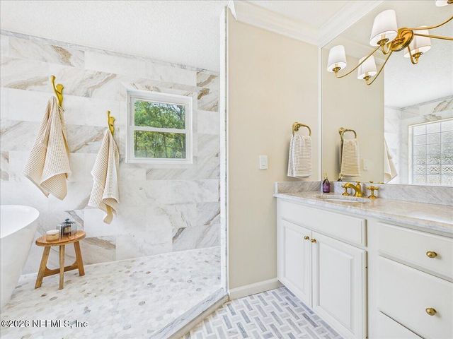 129 GRASSY Lane, Palatka, FL 32177