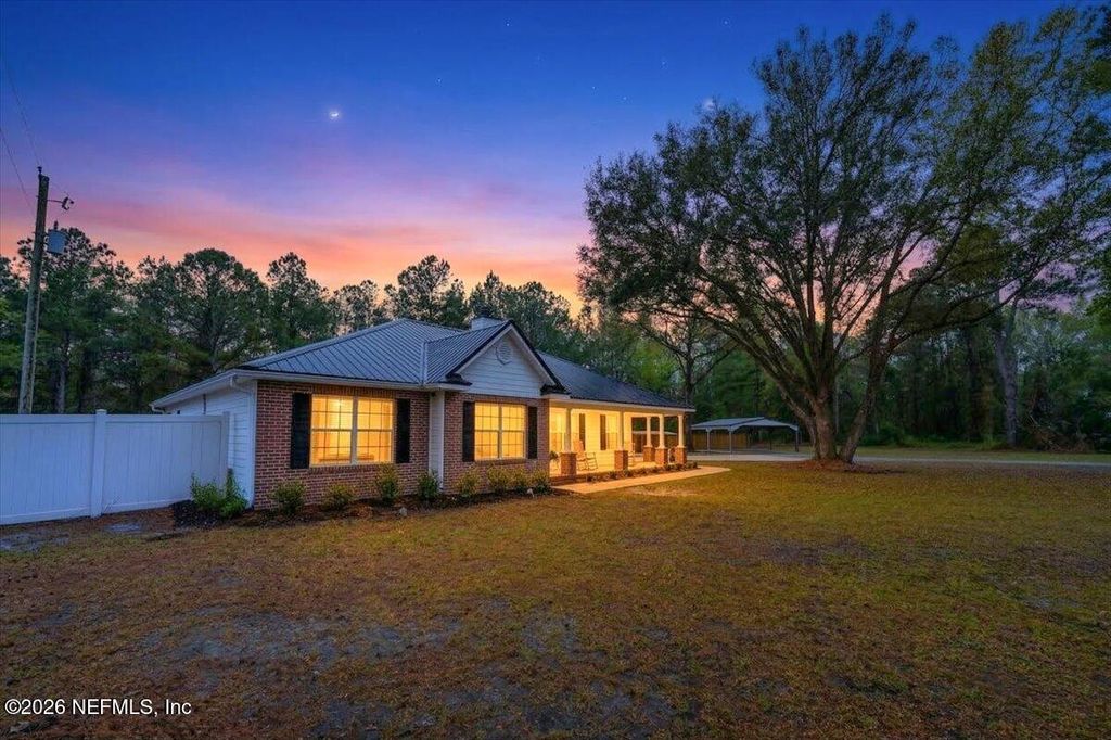 129 GRASSY Lane, Palatka, FL 32177