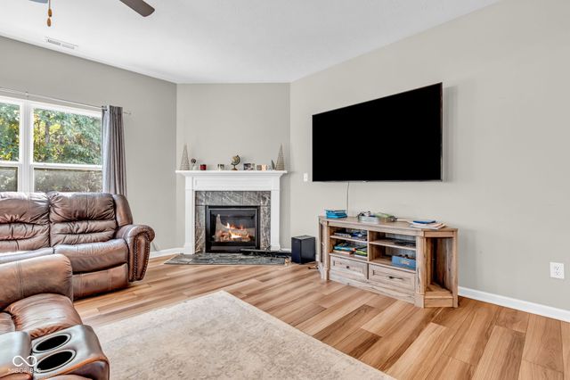 1195 S Aberdeen Drive, Franklin, IN 46131