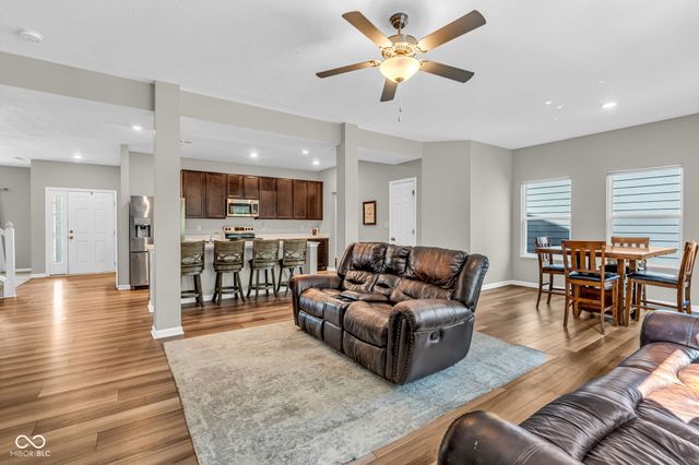 1195 S Aberdeen Drive, Franklin, IN 46131