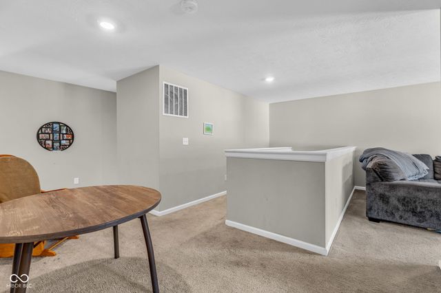 1195 S Aberdeen Drive, Franklin, IN 46131
