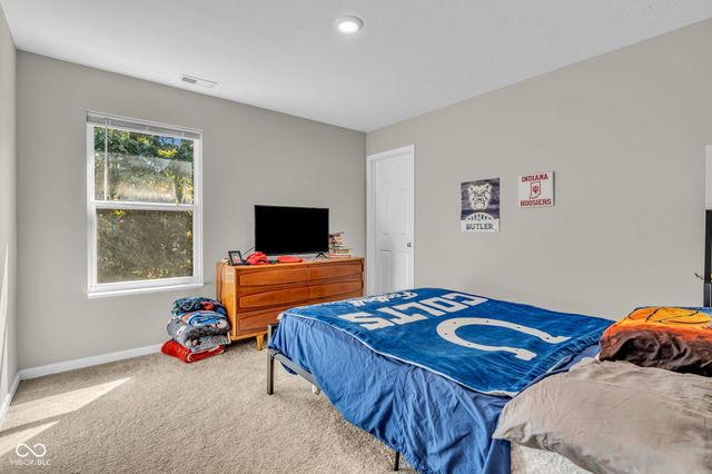 1195 S Aberdeen Drive, Franklin, IN 46131