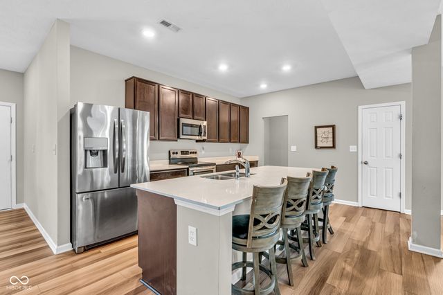 1195 S Aberdeen Drive, Franklin, IN 46131
