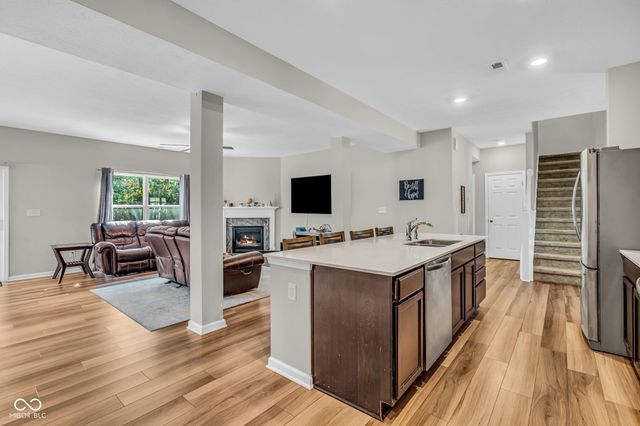 1195 S Aberdeen Drive, Franklin, IN 46131
