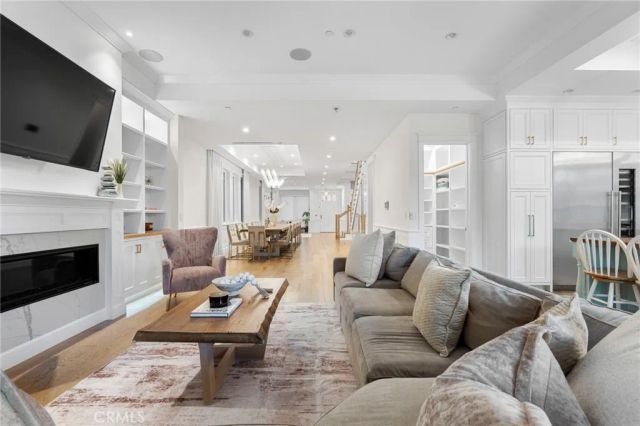 12345 Huston, Valley Village, CA 91607