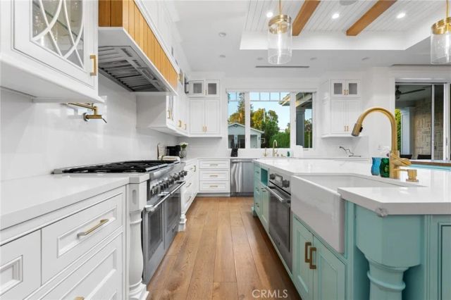 12345 Huston, Valley Village, CA 91607