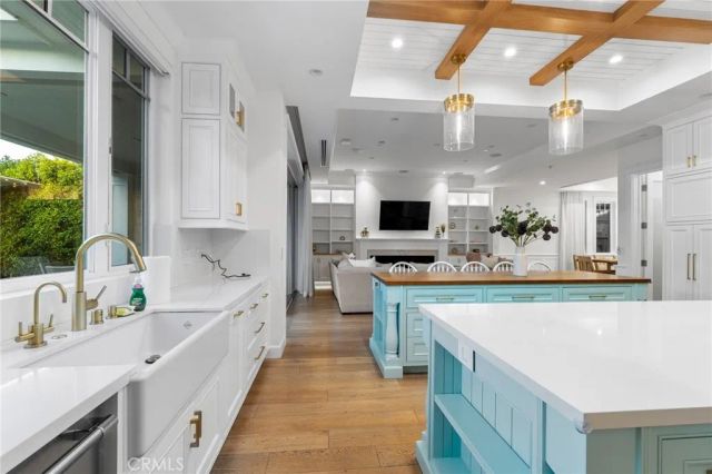 12345 Huston, Valley Village, CA 91607