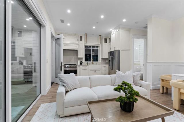 12345 Huston, Valley Village, CA 91607