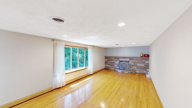 22 Starview Dr, Sudbury, MA 01776