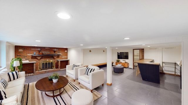 22 Starview Dr, Sudbury, MA 01776