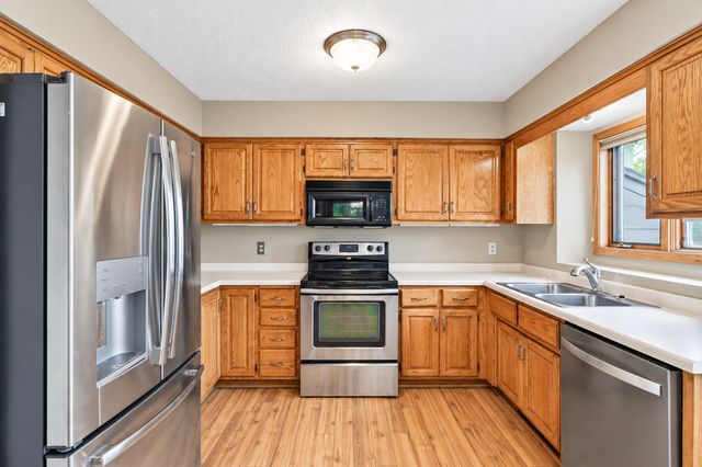 8026 173rd Street W, Lakeville, MN 55044