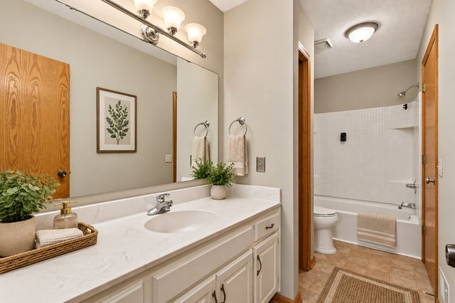 8026 173rd Street W, Lakeville, MN 55044