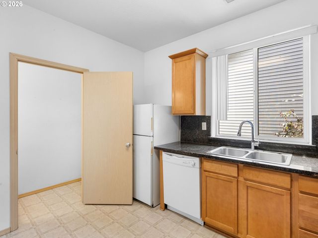 6724 Se 81ST Ave, Portland, OR 97206