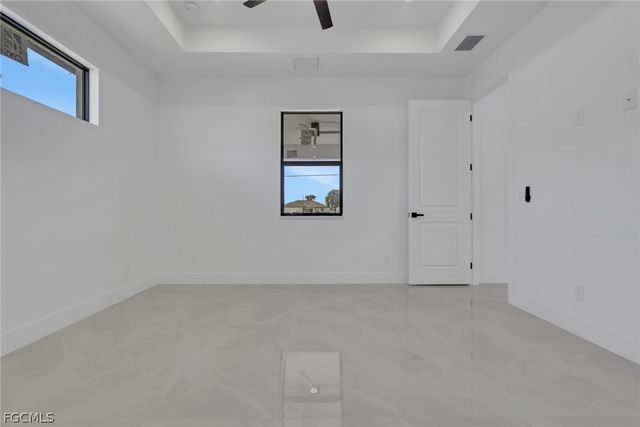 922 NE 5th AVE, Cape Coral, FL 33909