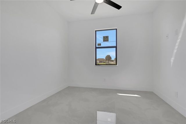 922 NE 5th AVE, Cape Coral, FL 33909