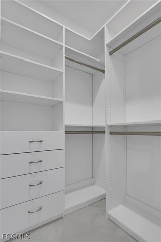 922 NE 5th AVE, Cape Coral, FL 33909