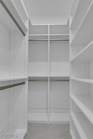 922 NE 5th AVE, Cape Coral, FL 33909