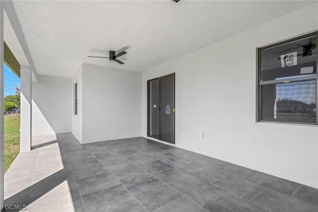 922 NE 5th AVE, Cape Coral, FL 33909