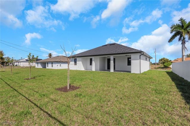 922 NE 5th AVE, Cape Coral, FL 33909