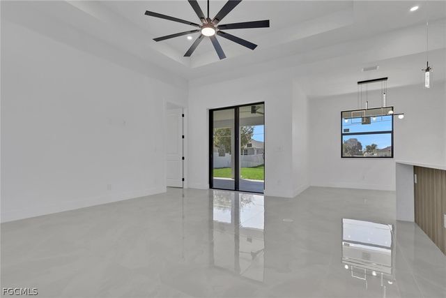 922 NE 5th AVE, Cape Coral, FL 33909