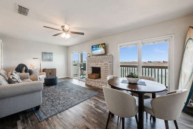 15225 Leeward Dr B4, Corpus Christi, TX 78418