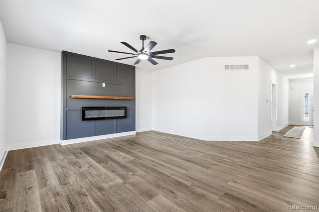 26827 Alma Street, Chesterfield, MI 48051