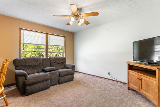 52300 County Road 687, Hartford, MI 49057