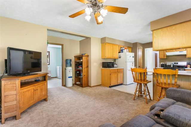 52300 County Road 687, Hartford, MI 49057
