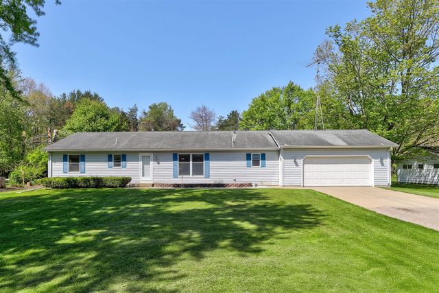52300 County Road 687, Hartford, MI 49057