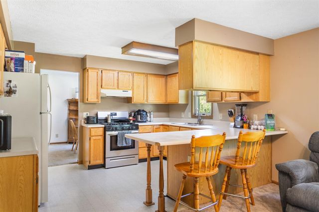 52300 County Road 687, Hartford, MI 49057