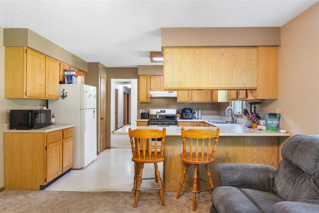 52300 County Road 687, Hartford, MI 49057