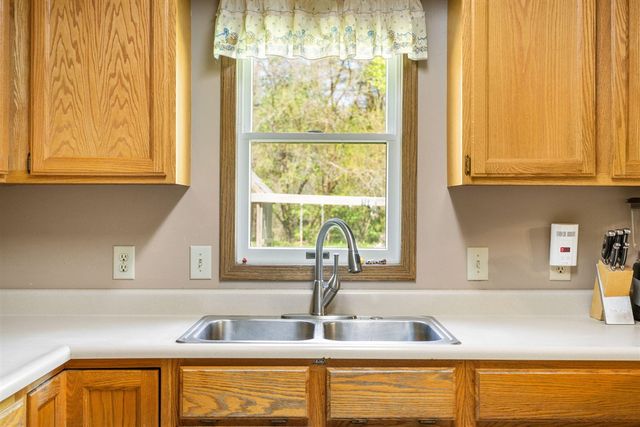 52300 County Road 687, Hartford, MI 49057