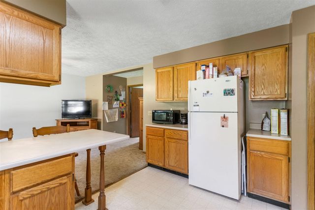 52300 County Road 687, Hartford, MI 49057