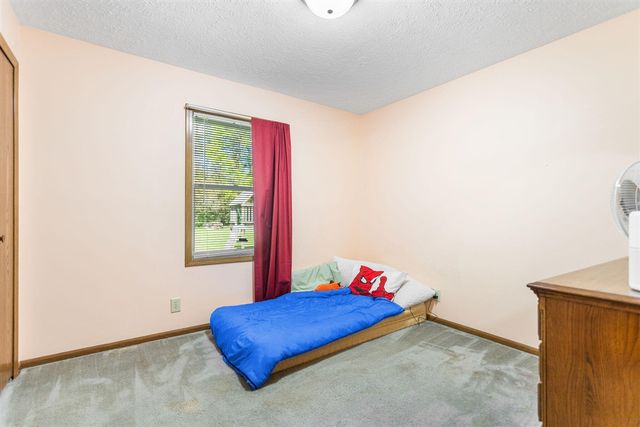 52300 County Road 687, Hartford, MI 49057
