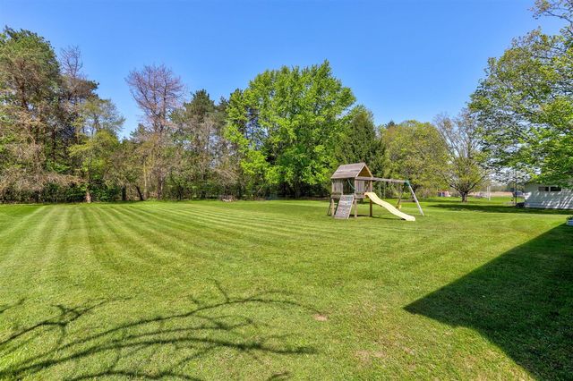 52300 County Road 687, Hartford, MI 49057