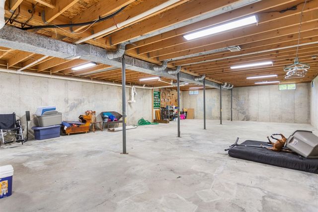 52300 County Road 687, Hartford, MI 49057