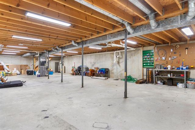 52300 County Road 687, Hartford, MI 49057