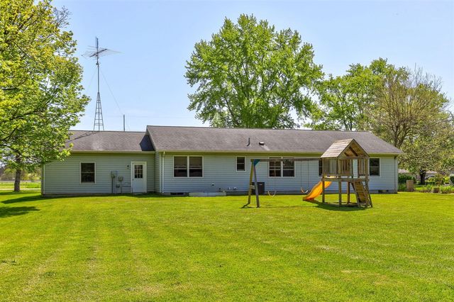 52300 County Road 687, Hartford, MI 49057