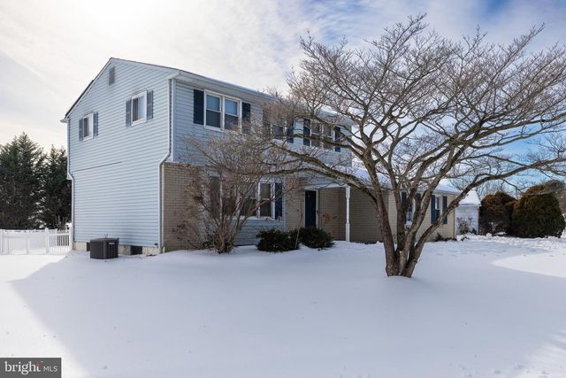 2606 SALEM DR, Wilmington, DE 19808