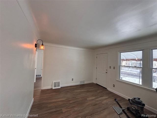 19425 Fenmore Street, Detroit, MI 48235