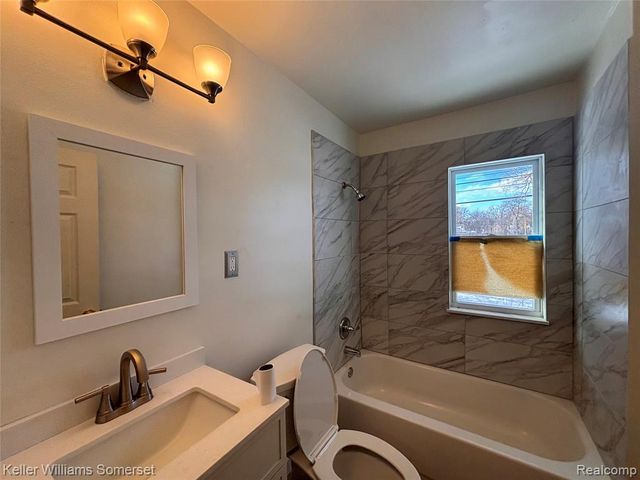 19425 Fenmore Street, Detroit, MI 48235