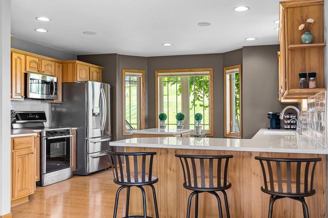 21563 Wolfe Run LANE, Galesville, WI 54630